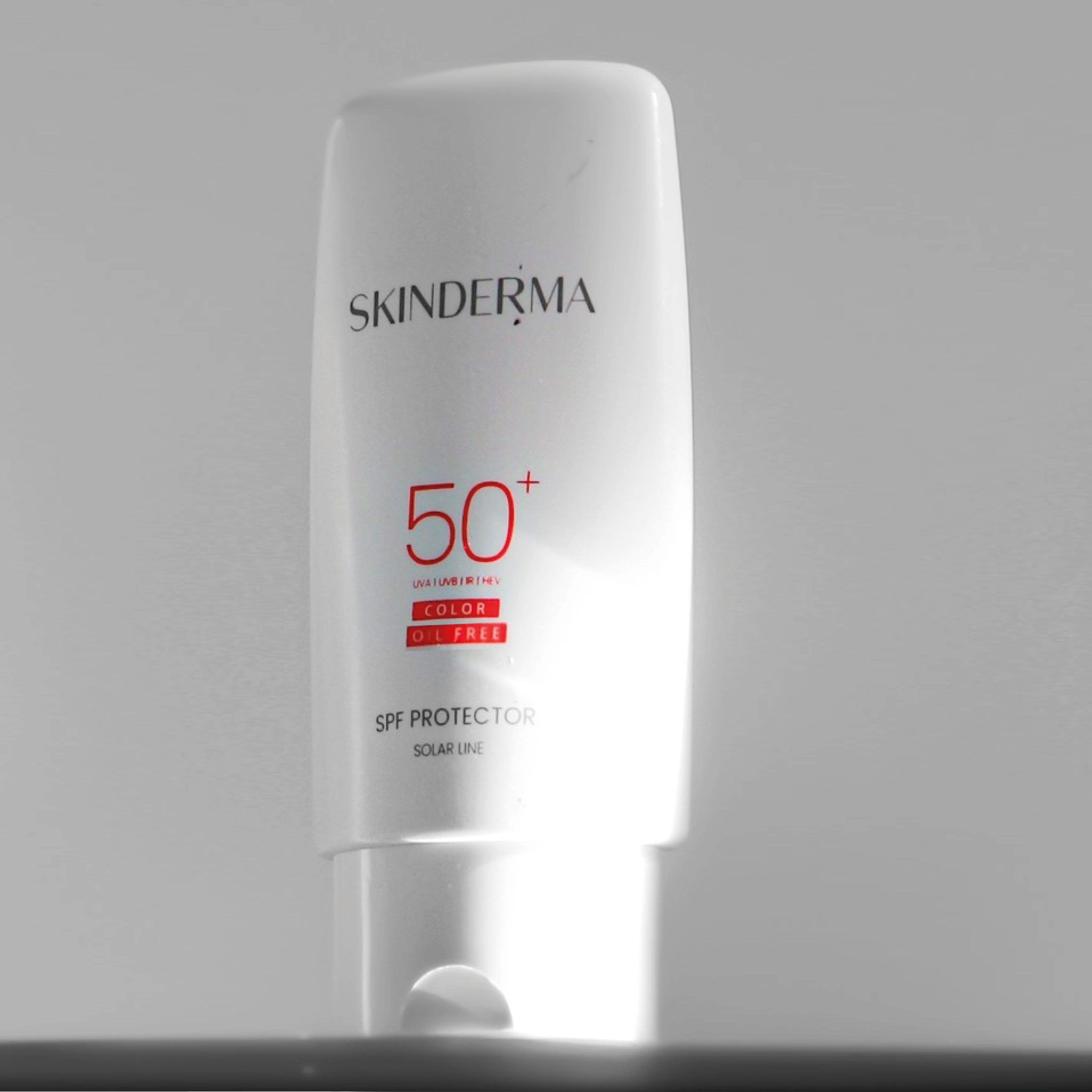 SPF Protector 50+ Color Oil Free